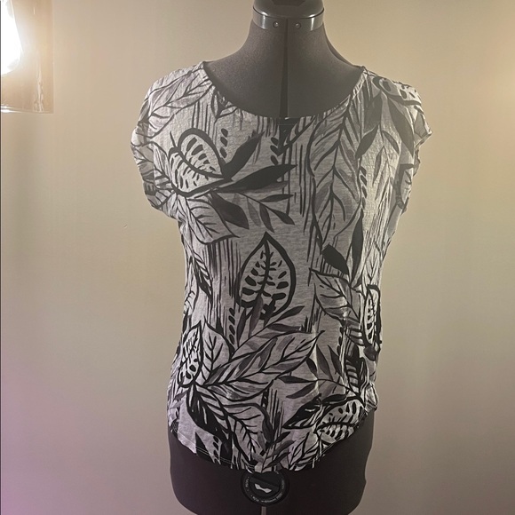 Tahari Woman Tops - Tahari Woman Black and White Leaf Pattern Blouse